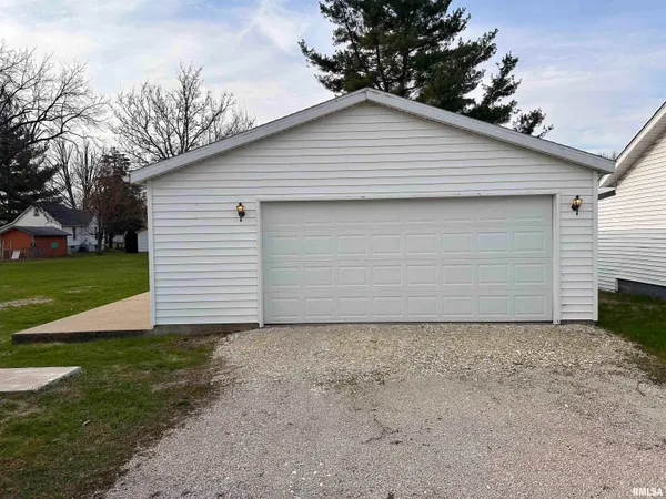 $84,900 | 840 East 4th Street, Galesburg, IL 61401