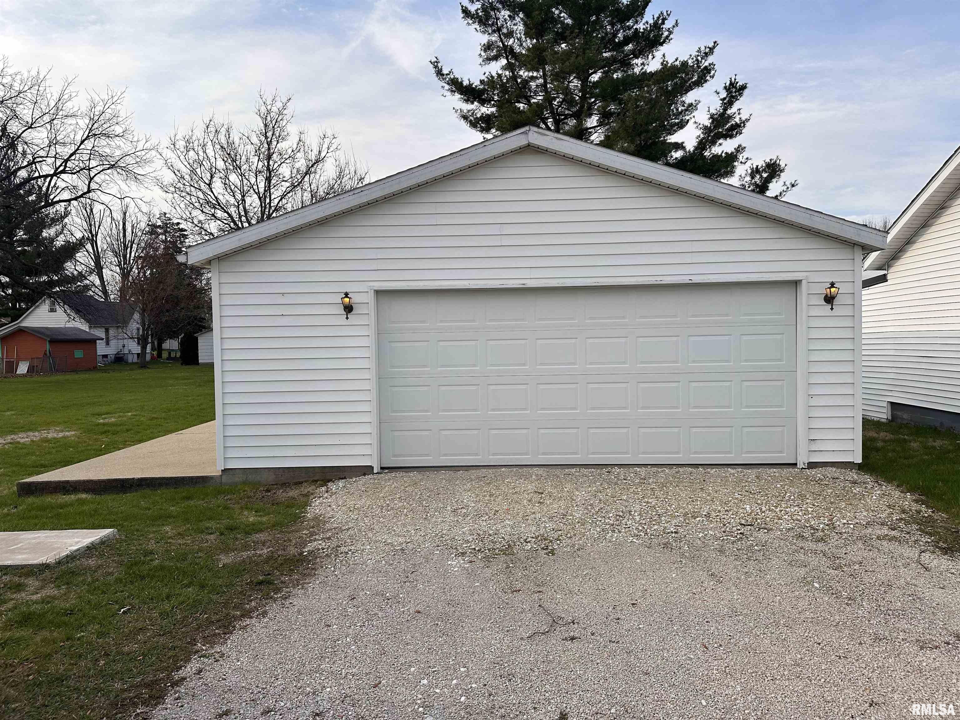 840 East 4th Street Galesburg, IL 61401 - Photo 5 of 27