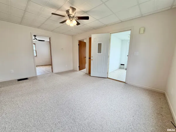 $84,900 | 840 East 4th Street, Galesburg, IL 61401