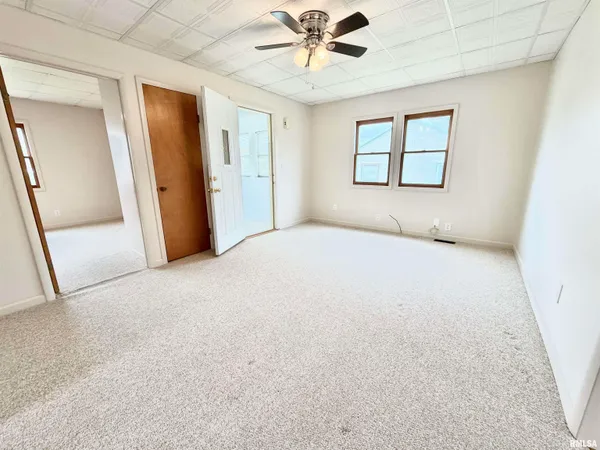 $84,900 | 840 East 4th Street, Galesburg, IL 61401