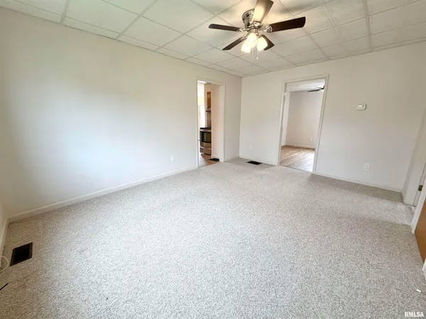 $84,900 | 840 East 4th Street, Galesburg, IL 61401