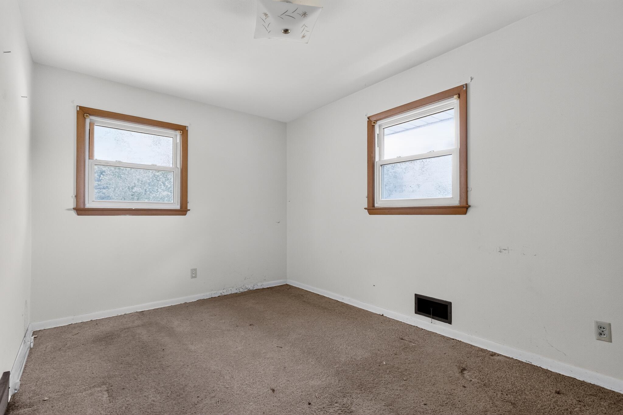 2812 Durand Avenue Racine, WI 53403 - Photo 9 of 23 09