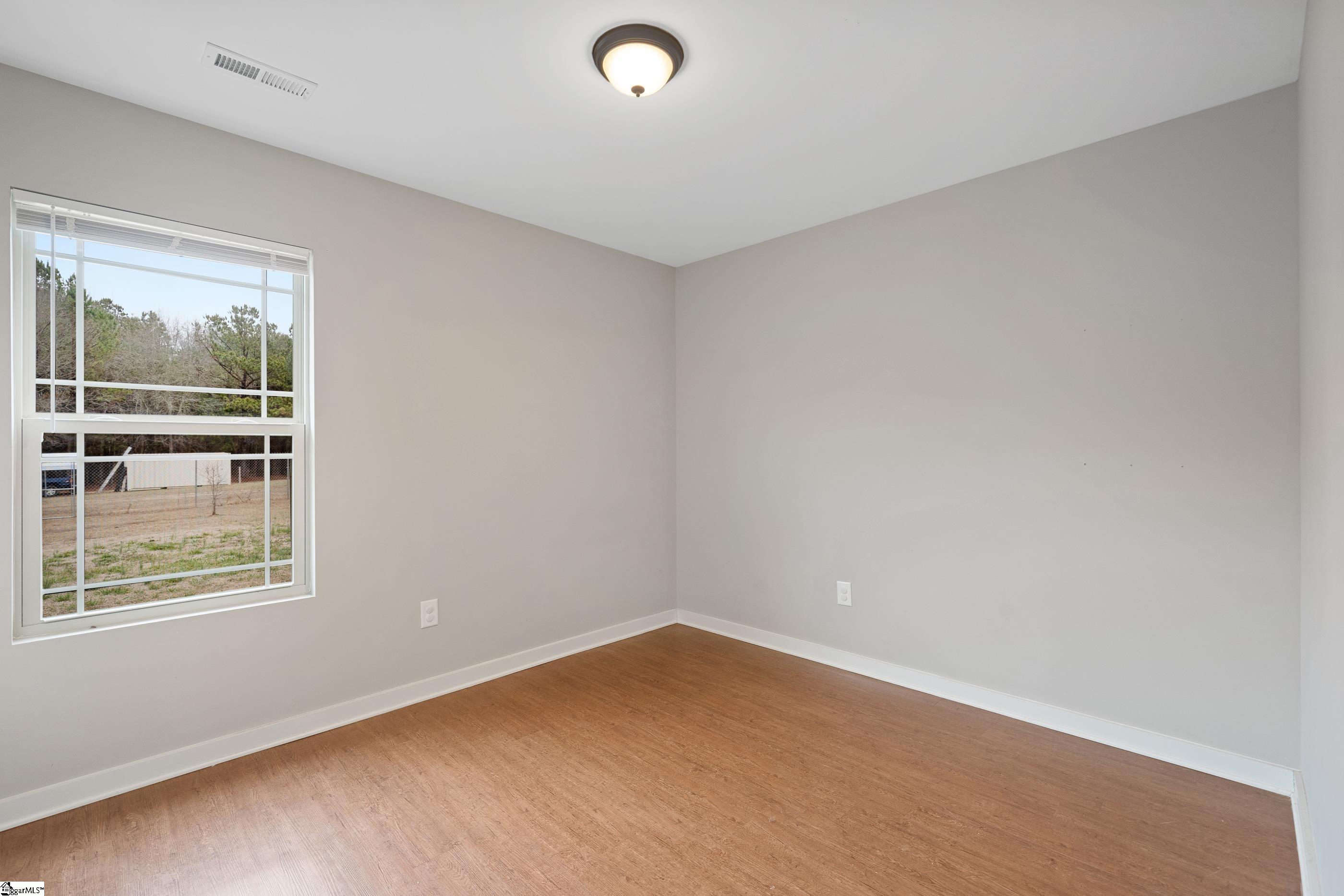 301 Metric Road Laurens, SC 29360 - Photo 12 of 22 Gallery Image 12