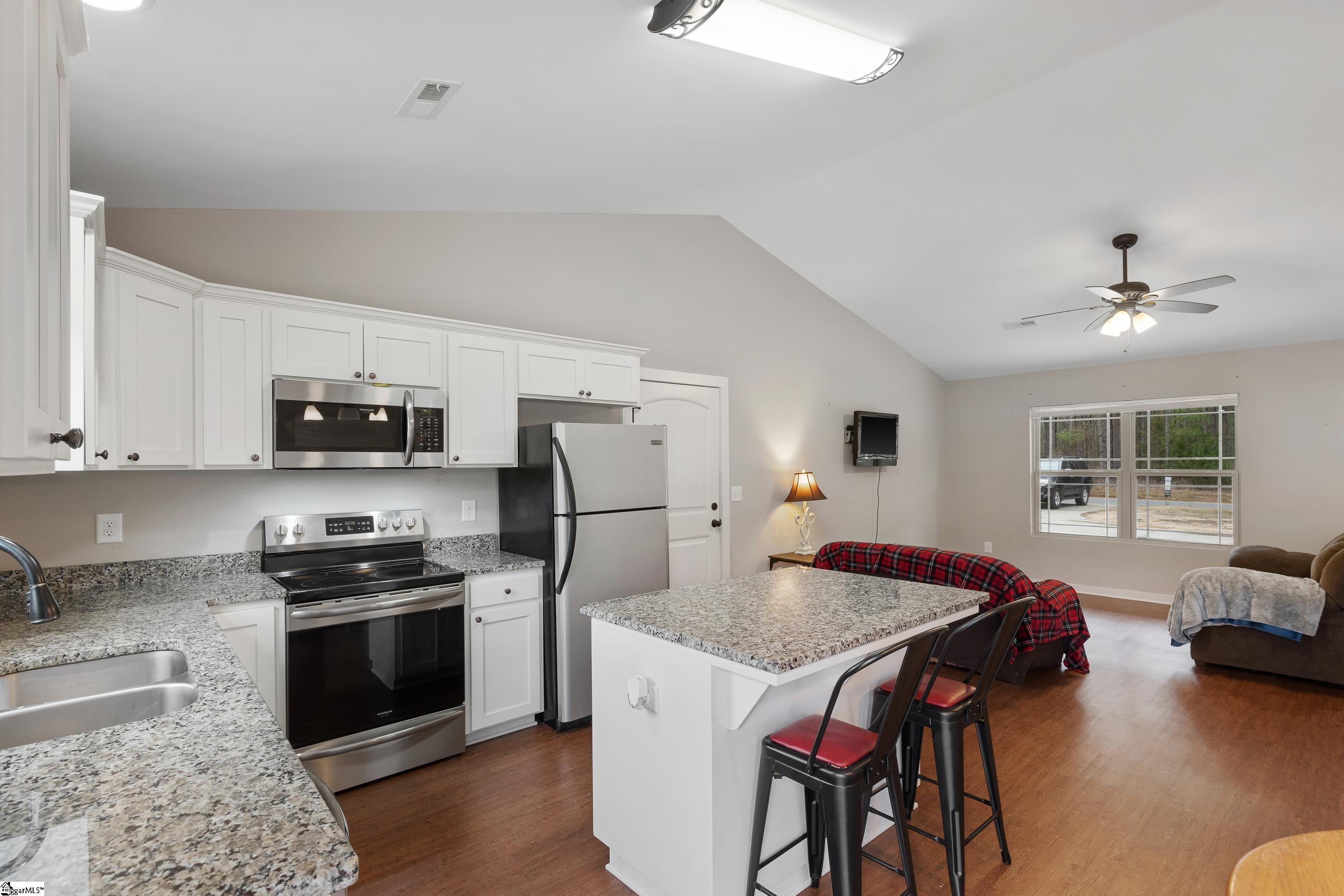 301 Metric Road Laurens, SC 29360 - Photo 8 of 22 Gallery Image 8