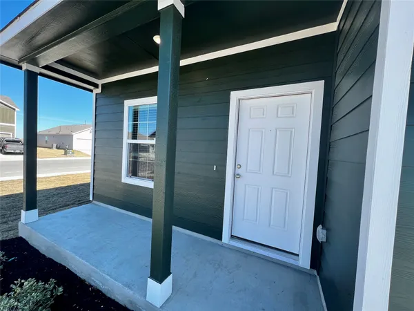 $1,750 | 2400 Fullmoon Drive, Lockhart, TX 78644