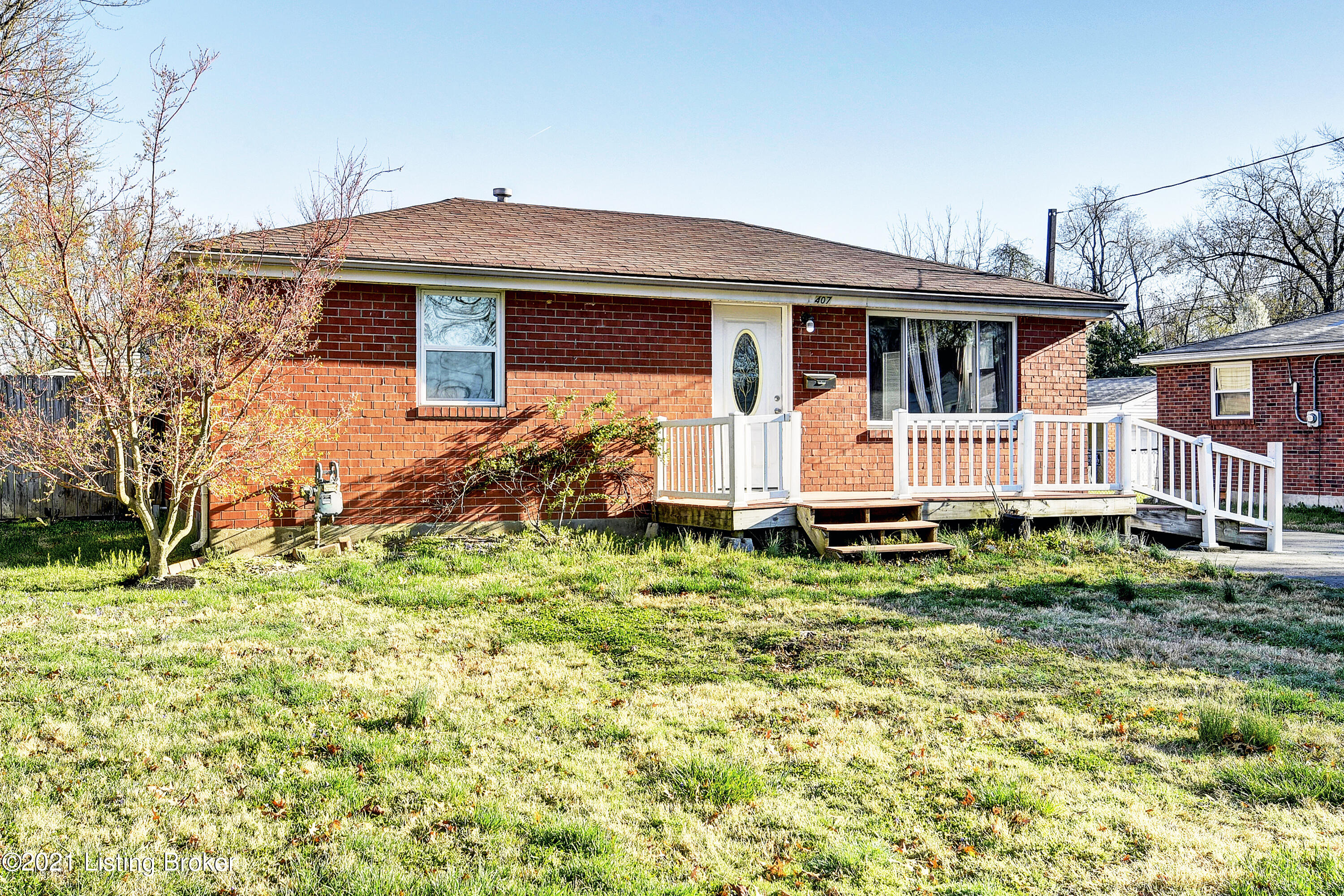 2407 Donna Road Louisville, KY 40216 - Photo 1 of 18 Front