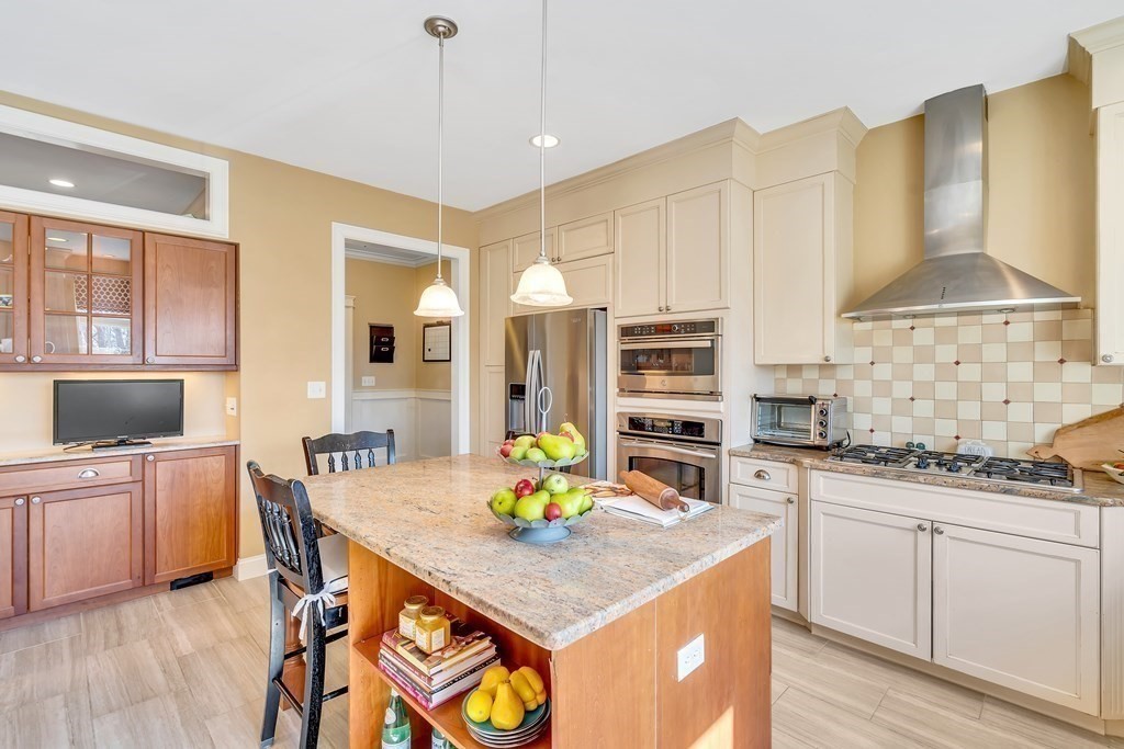 109 Old Stow Road Concord, MA 01742 - Photo 4 of 26 Gallery Image 4
