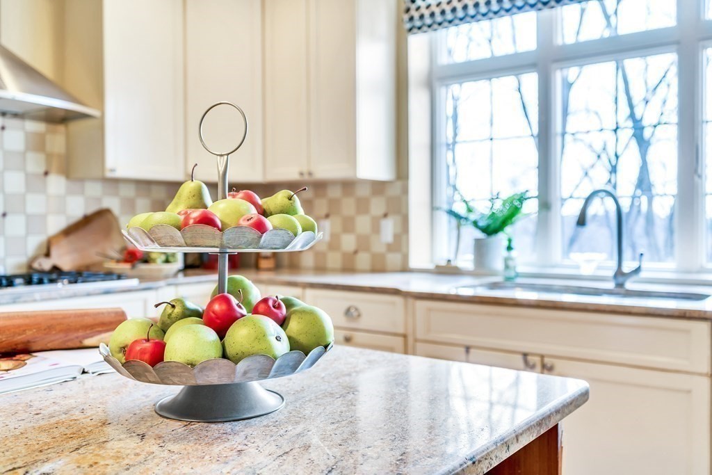 109 Old Stow Road Concord, MA 01742 - Photo 5 of 26 Gallery Image 5