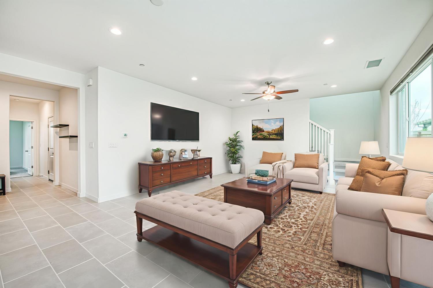849 Livio Way Madera, CA 93636 - Photo 5 of 25 Living room Virtually Staged