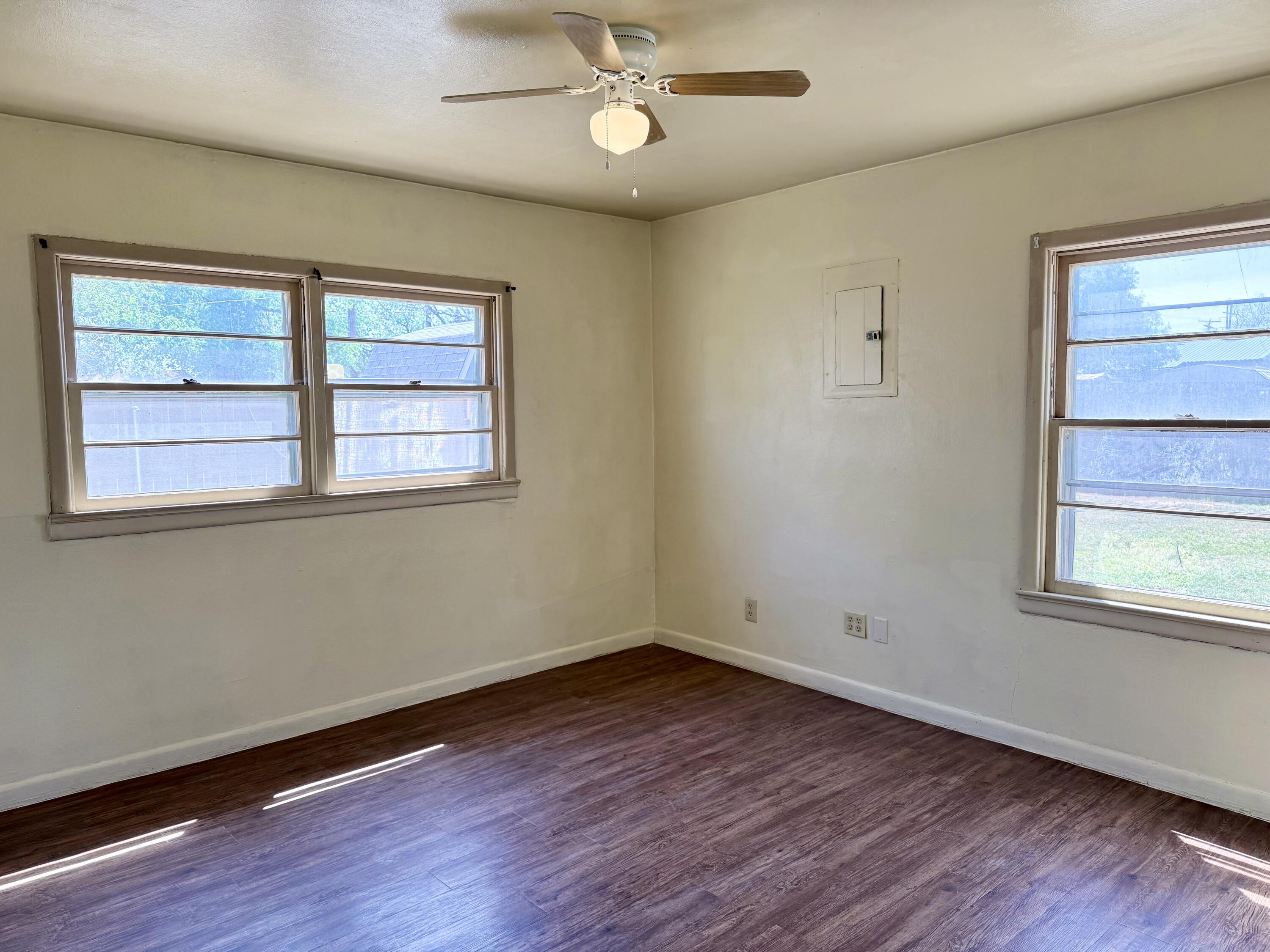 5509 43rd Street Lubbock, TX 79414 - Photo 12 of 17 12