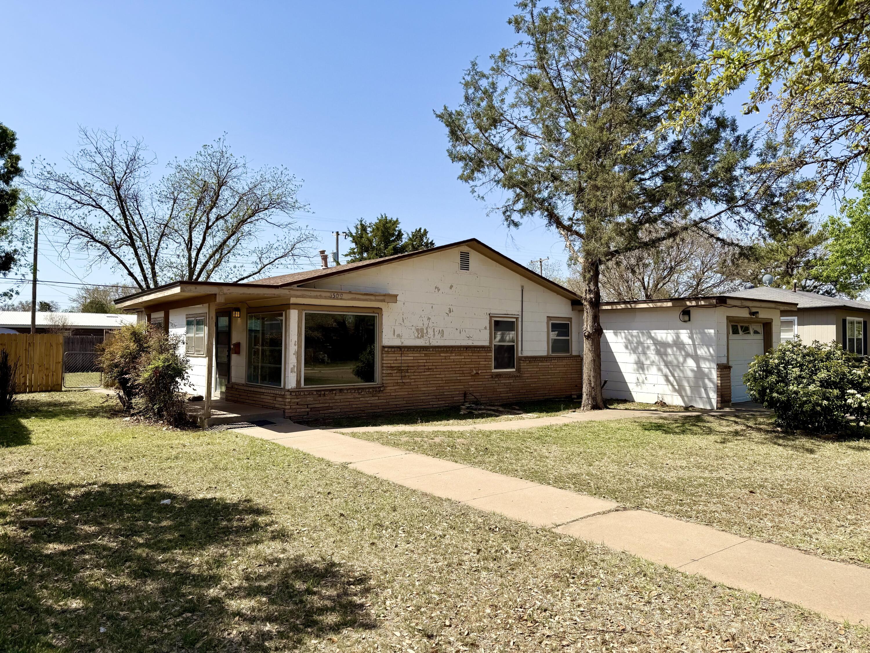 5509 43rd Street Lubbock, TX 79414 - Photo 2 of 17 2