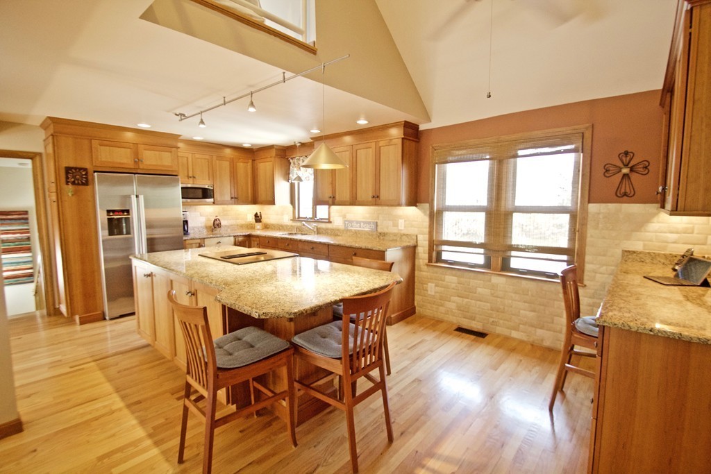 18 Schooner Ridge Marblehead, MA 01945 - Photo 1 of 25
