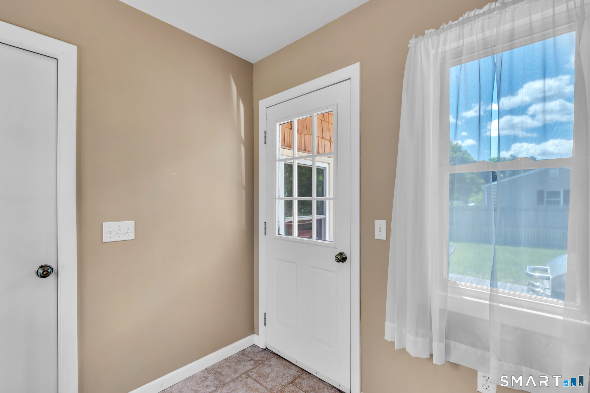 19 Alberta Street Windsor Locks, CT 06096 - Photo 24 of 31