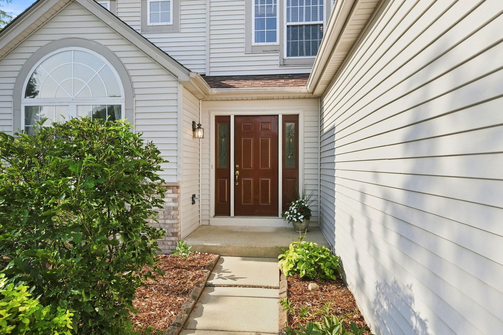 1517 Baytree Drive Romeoville, IL 60446 - Photo 3 of 36 Gallery Image 3