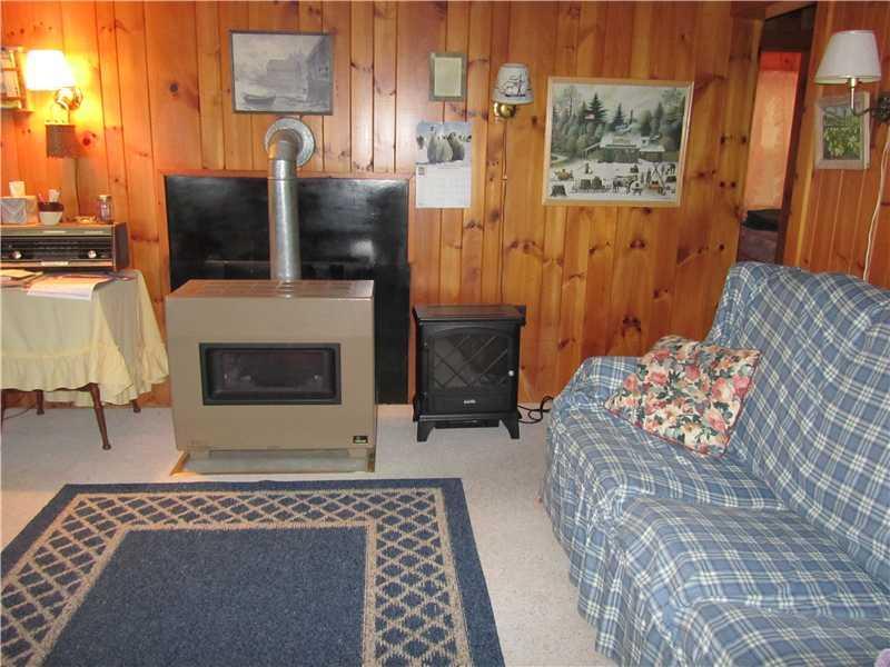 18 Delano Cove Road Friendship, ME 04547 - Photo 9 of 15 Den/Family/Great Room.