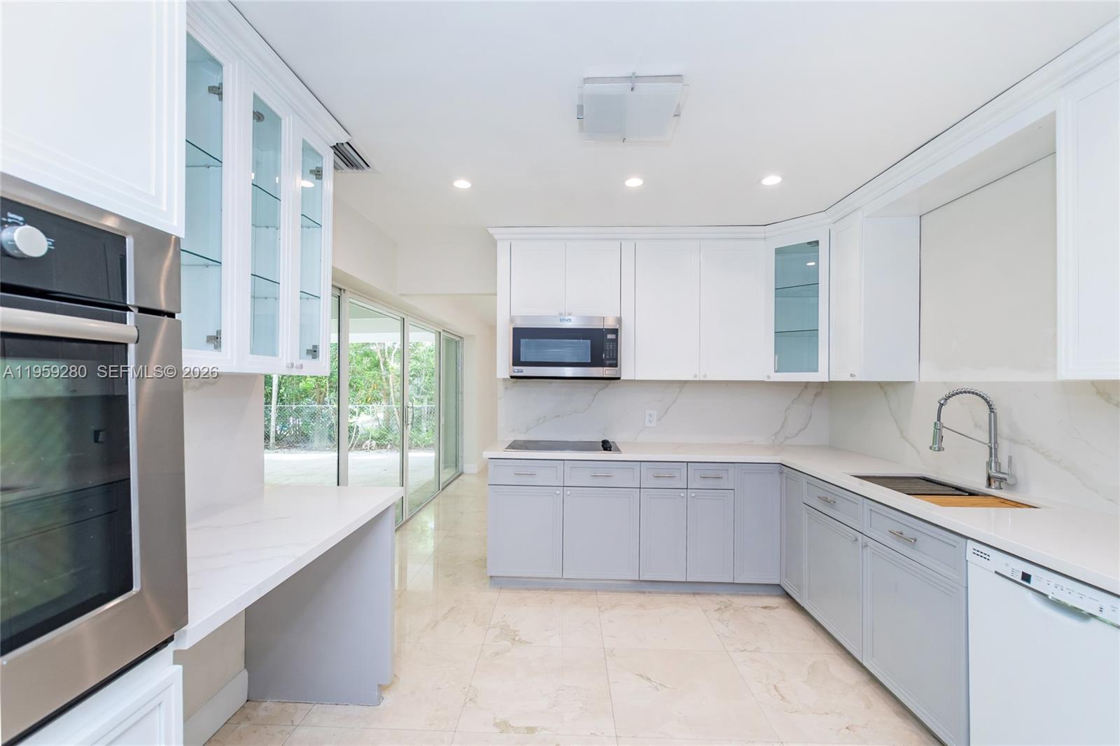 310 Harbor Court Key Biscayne, FL 33149 - Photo 12 of 25