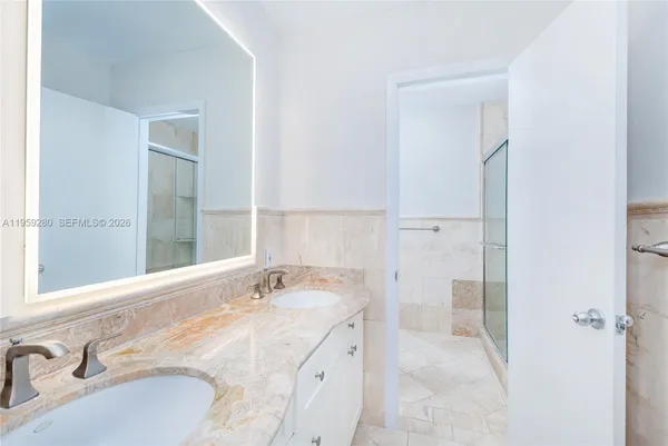 $3,150,000 | 310 Harbor Court, Key Biscayne, FL 33149