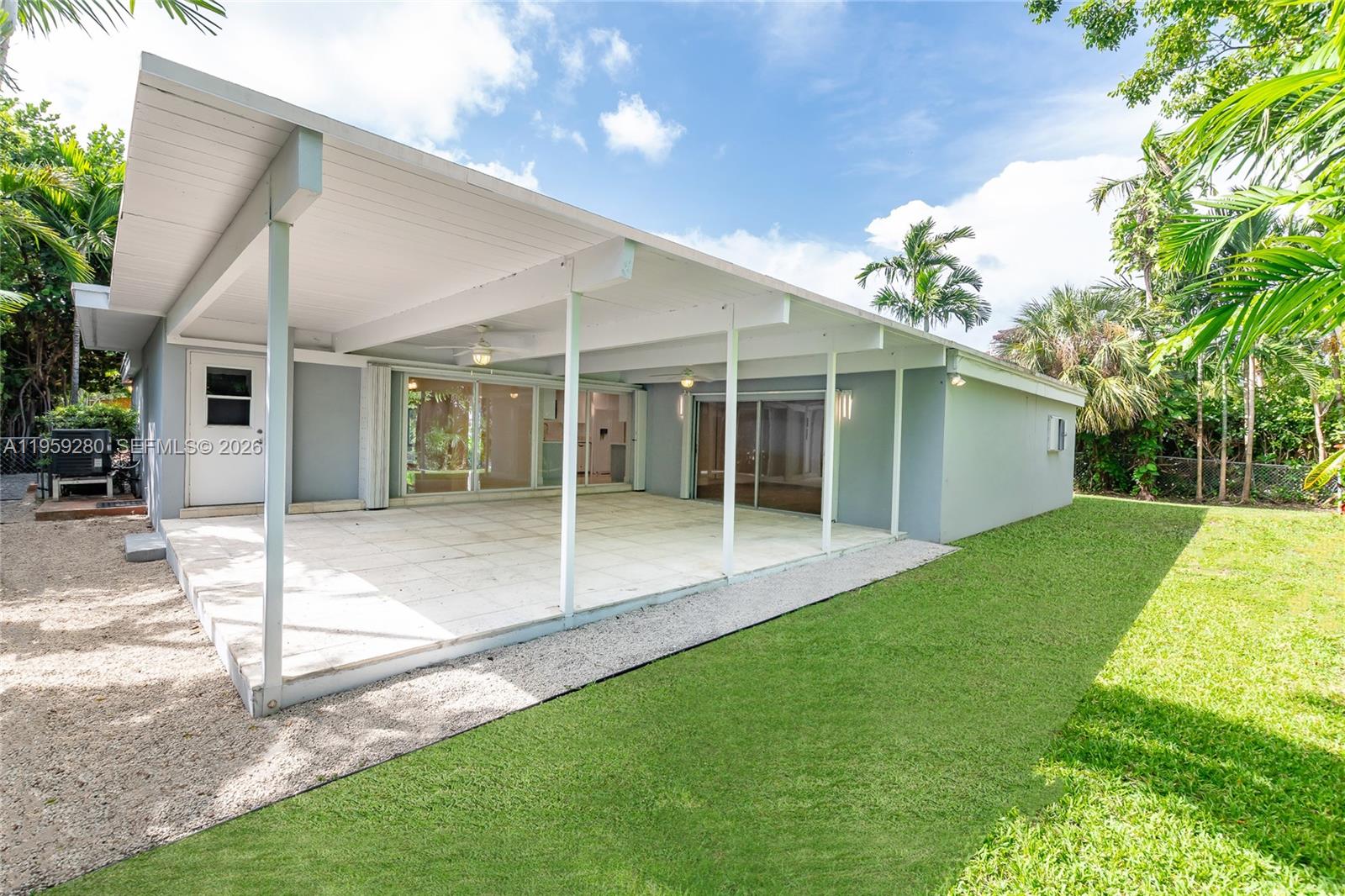 310 Harbor Court Key Biscayne, FL 33149 - Photo 4 of 25