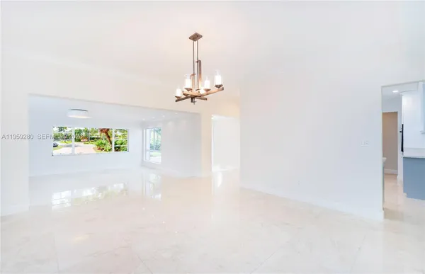 $3,150,000 | 310 Harbor Court, Key Biscayne, FL 33149
