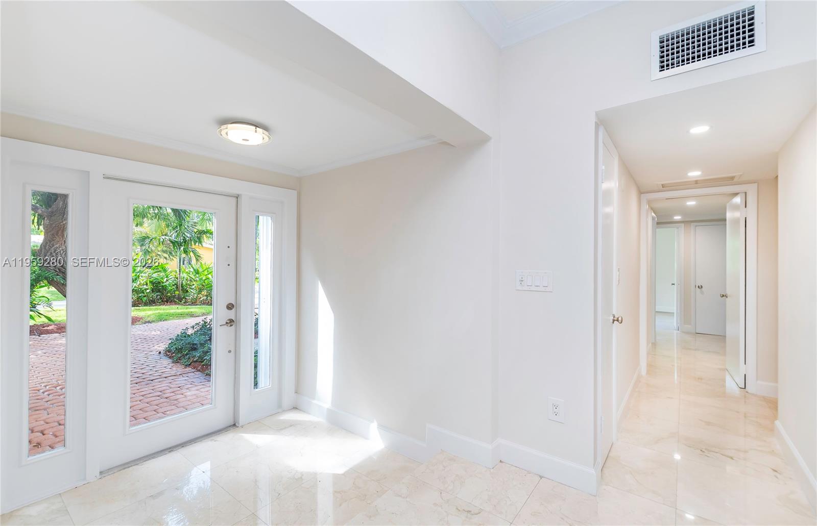 310 Harbor Court Key Biscayne, FL 33149 - Photo 10 of 25