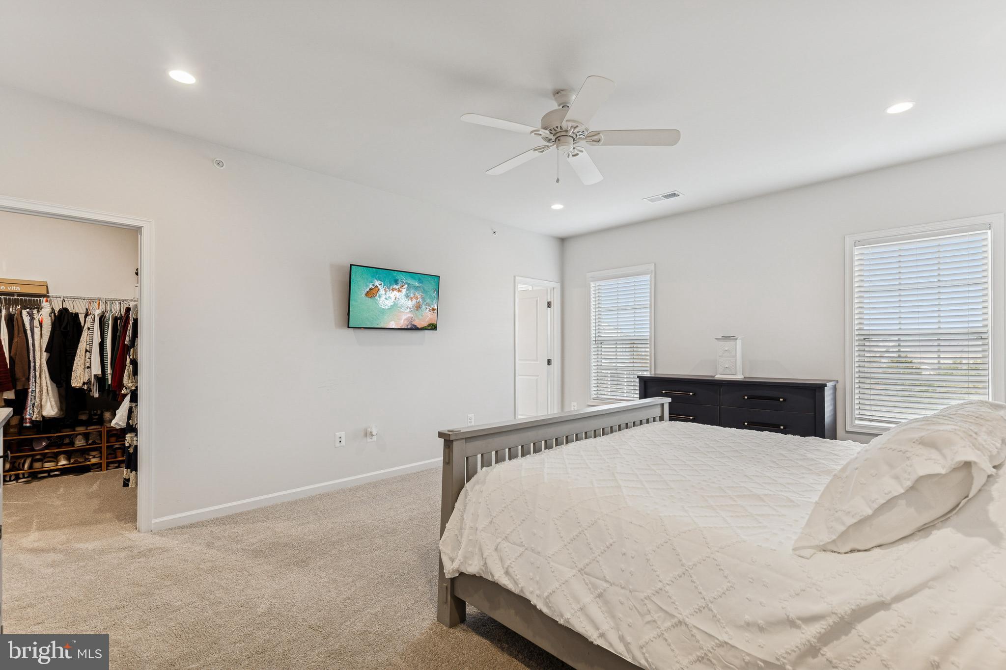 23747 Hopewell Manor Terrace Ashburn, VA 20148 - Photo 23 of 34 Primary Bedroom
