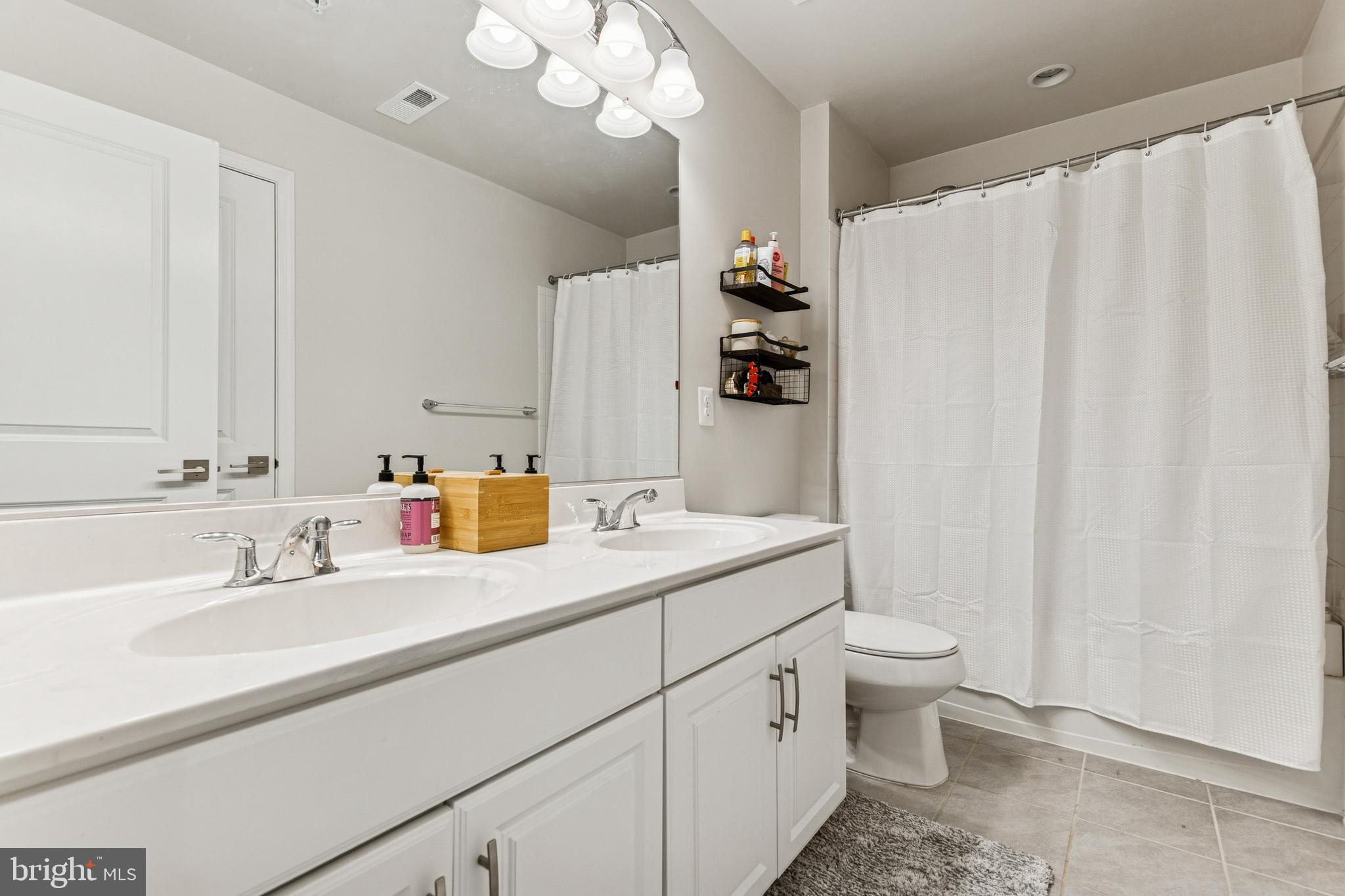 23747 Hopewell Manor Terrace Ashburn, VA 20148 - Photo 27 of 34 Bathroom 2