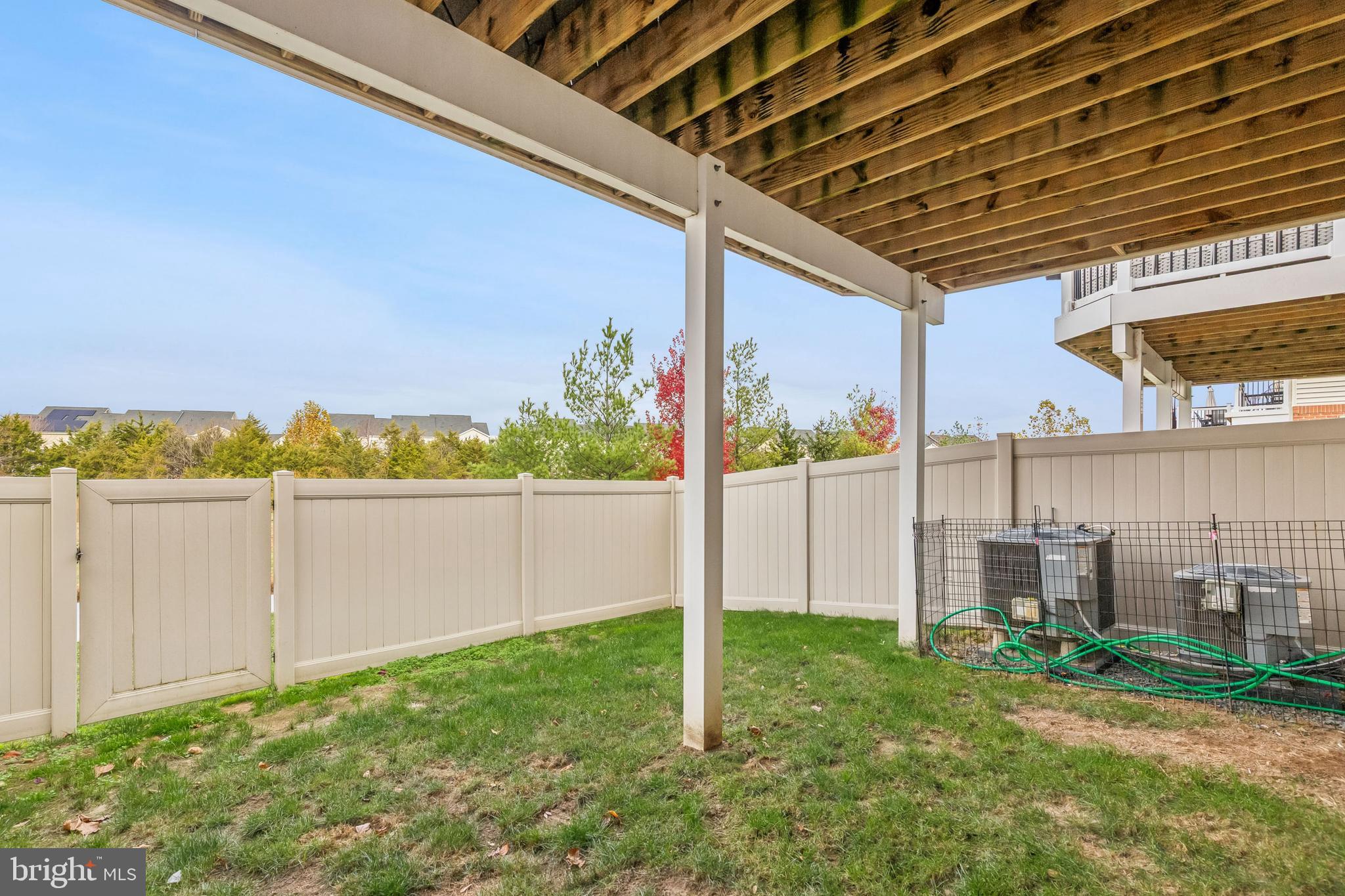 23747 Hopewell Manor Terrace Ashburn, VA 20148 - Photo 33 of 34 Privacy Fence