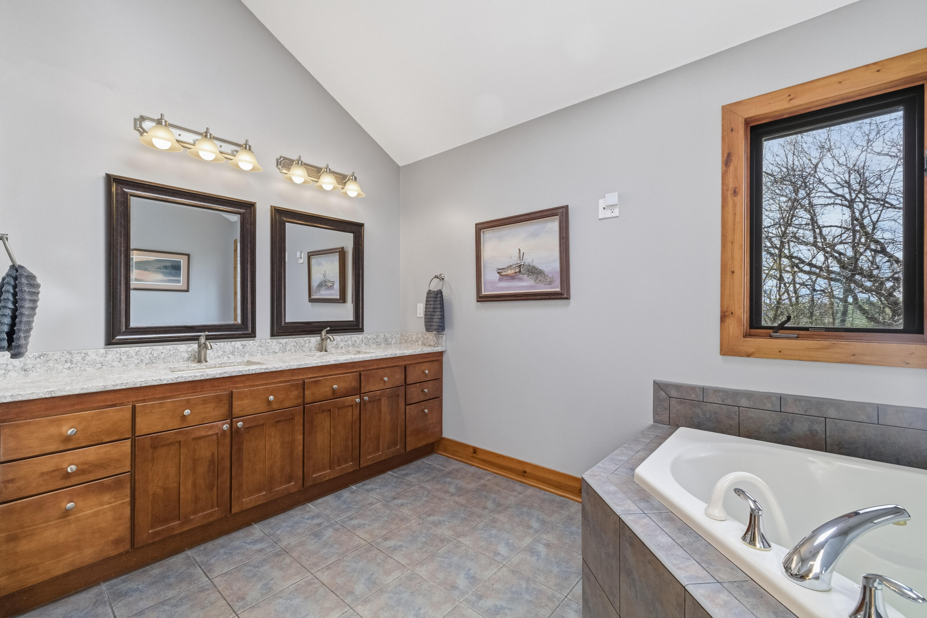 6635 Deerpath Road Lyons, WI 53147 - Photo 21 of 32 Primary bathroom