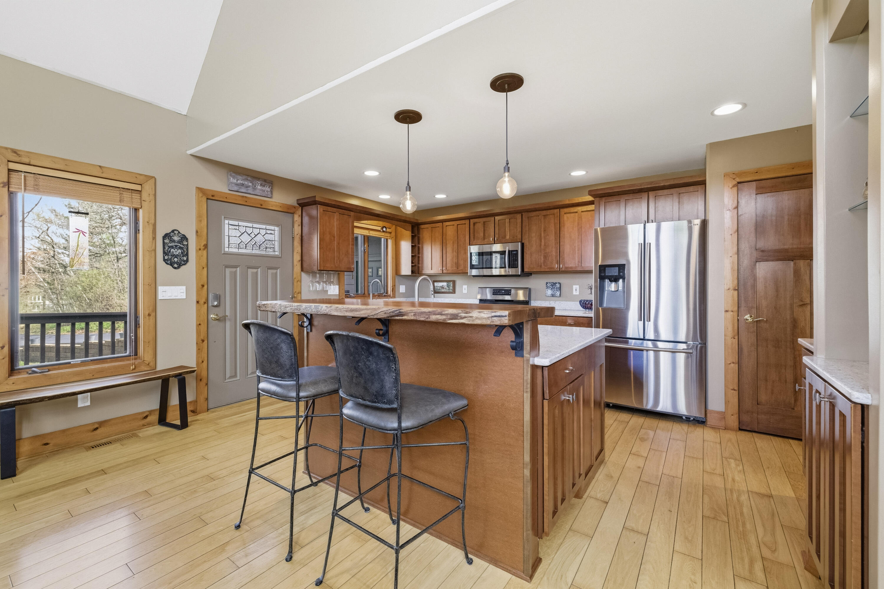6635 Deerpath Road Lyons, WI 53147 - Photo 4 of 32 Kitchen