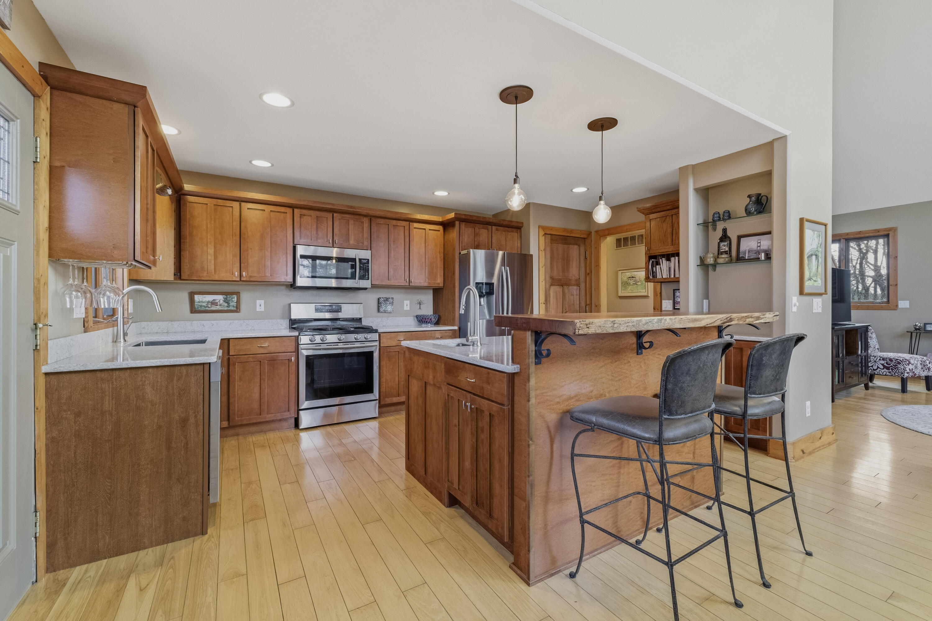 6635 Deerpath Road Lyons, WI 53147 - Photo 5 of 32 Kitchen