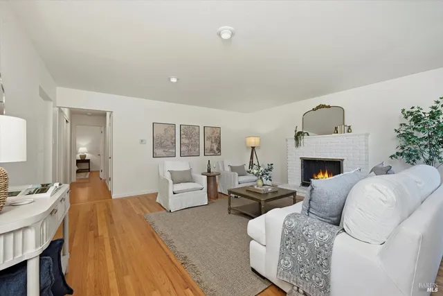 $3,800 | 2410 Mendota Way, Santa Rosa, CA 95404