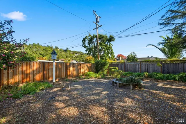 $3,800 | 2410 Mendota Way, Santa Rosa, CA 95404