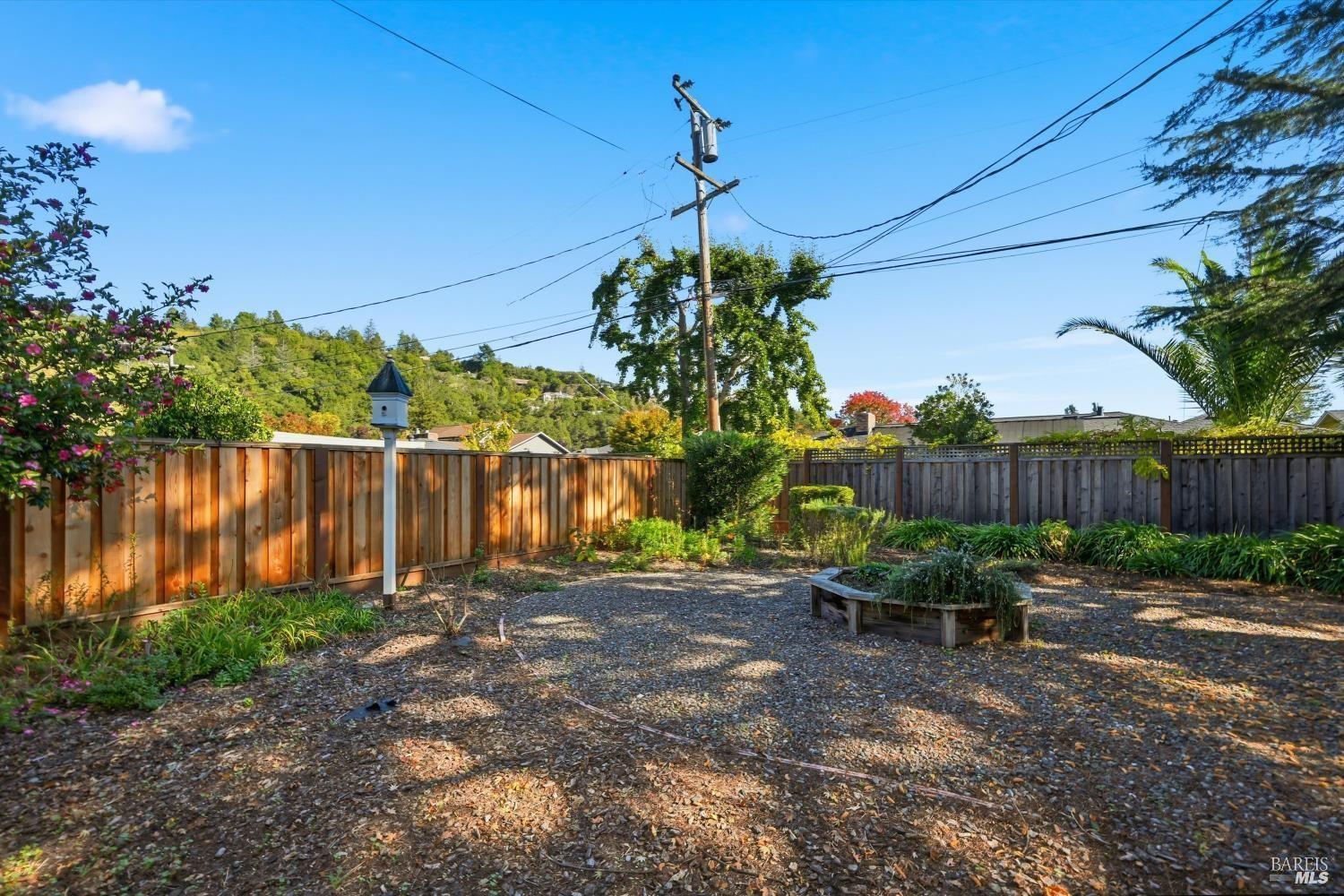 2410 Mendota Way Santa Rosa, CA 95404 - Photo 4 of 16