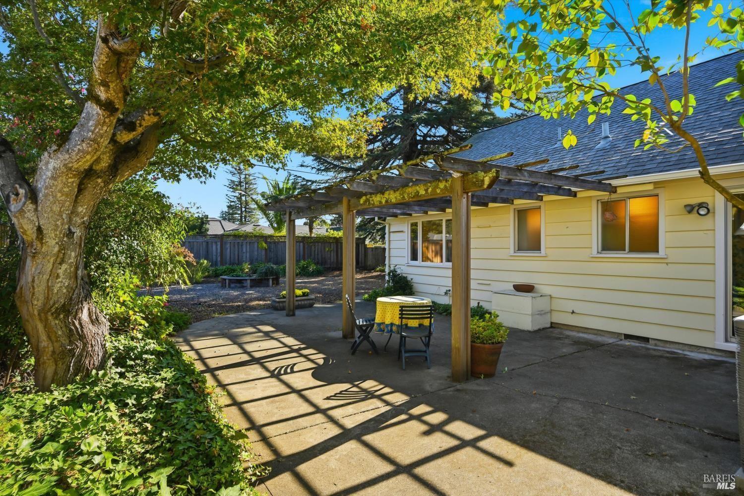 2410 Mendota Way Santa Rosa, CA 95404 - Photo 5 of 16