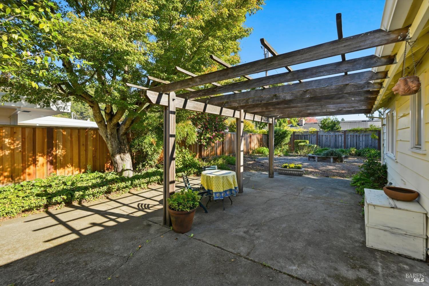 2410 Mendota Way Santa Rosa, CA 95404 - Photo 6 of 16