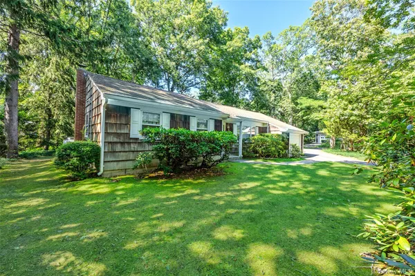 $799,000 | 2625 Great Peconic Bay Boulevard, Laurel, NY 11948