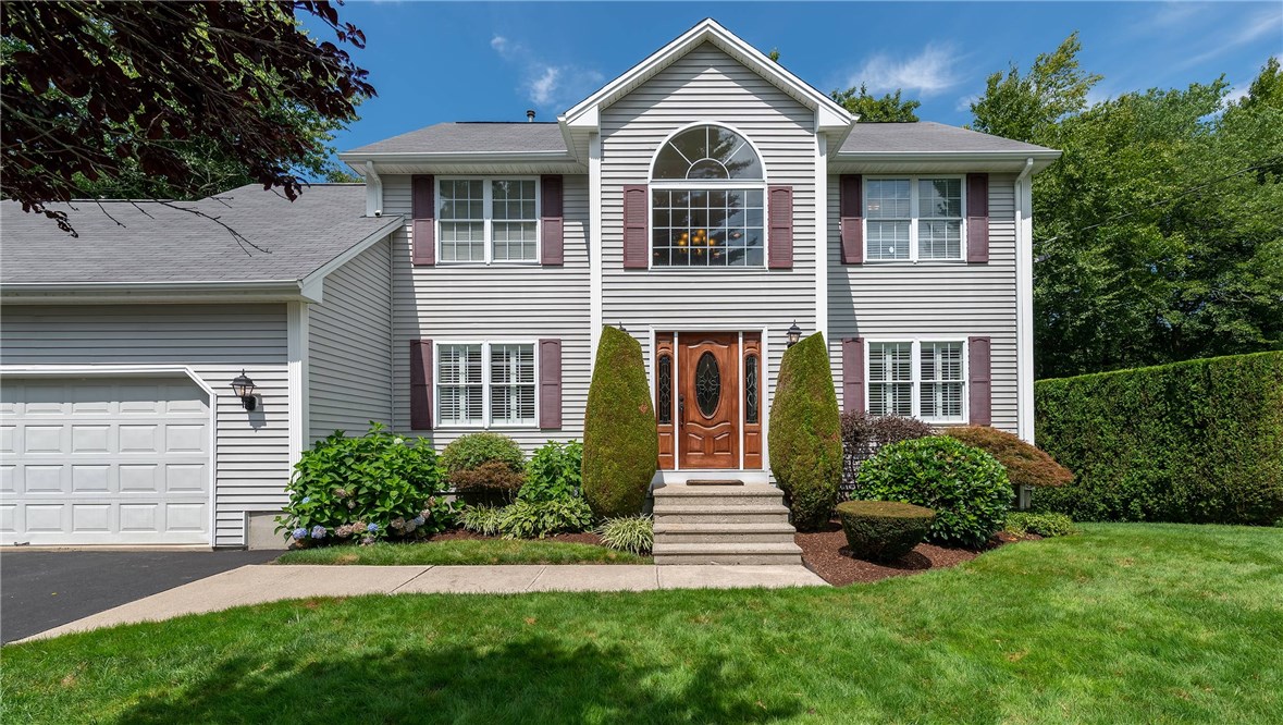 11 Meader Pond Road Lincoln, RI 02865 - Photo 2 of 28