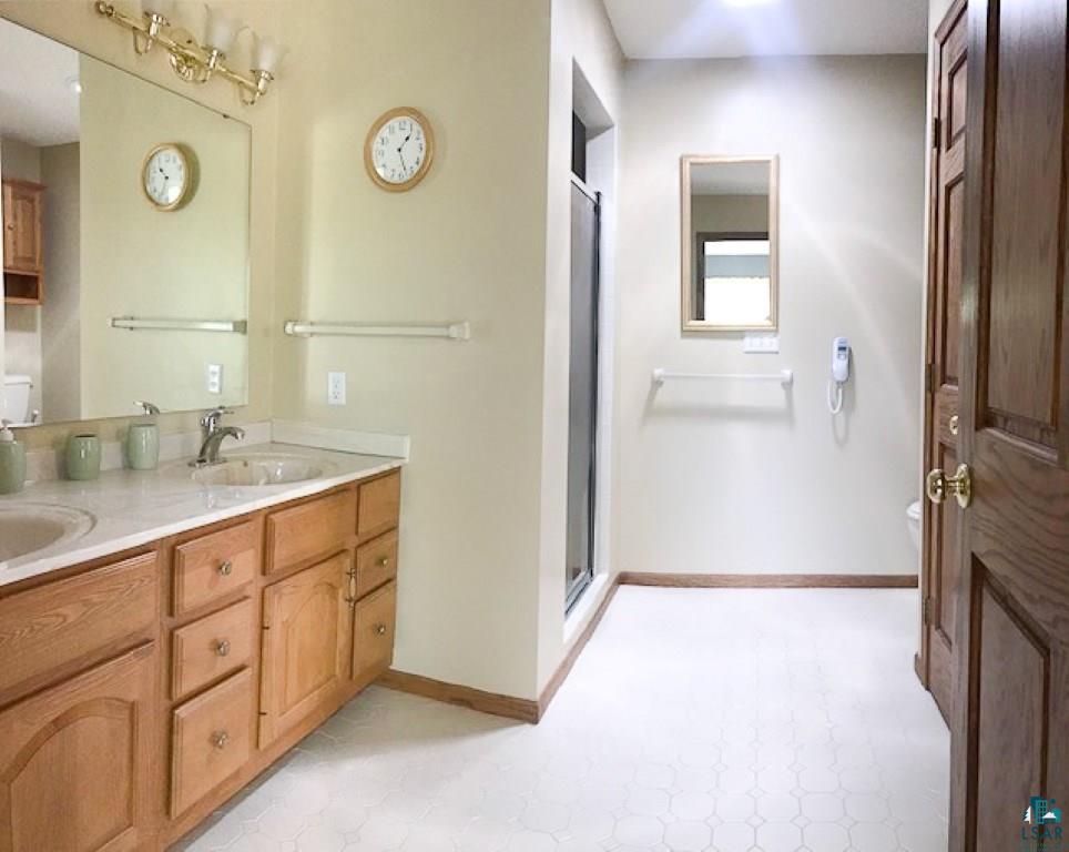 3502 Decker Road Duluth, MN 55811 - Photo 10 of 23 Full master bath
