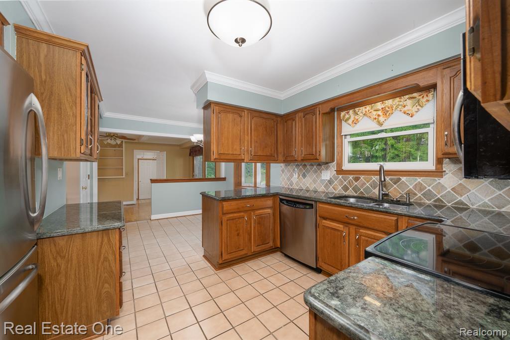 563 Millstone Drive Rochester Hills, MI 48309 - Photo 30 of 37
