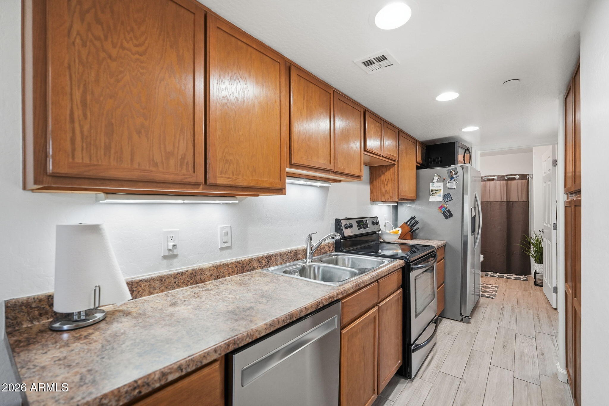 2929 North 39th Street, Unit 6 Phoenix, AZ 85018 - Photo 7 of 31 010_ListerPros