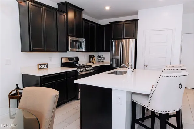 $2,400 | 25 Barbara Lane, Unit 14, Las Vegas, NV 89183