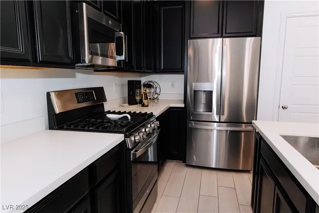 $2,400 | 25 Barbara Lane, Unit 14, Las Vegas, NV 89183
