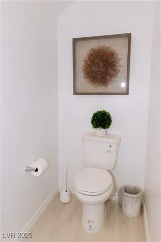 $2,400 | 25 Barbara Lane, Unit 14, Las Vegas, NV 89183