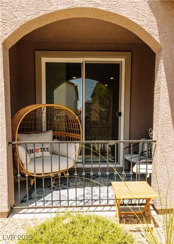 $2,400 | 25 Barbara Lane, Unit 14, Las Vegas, NV 89183