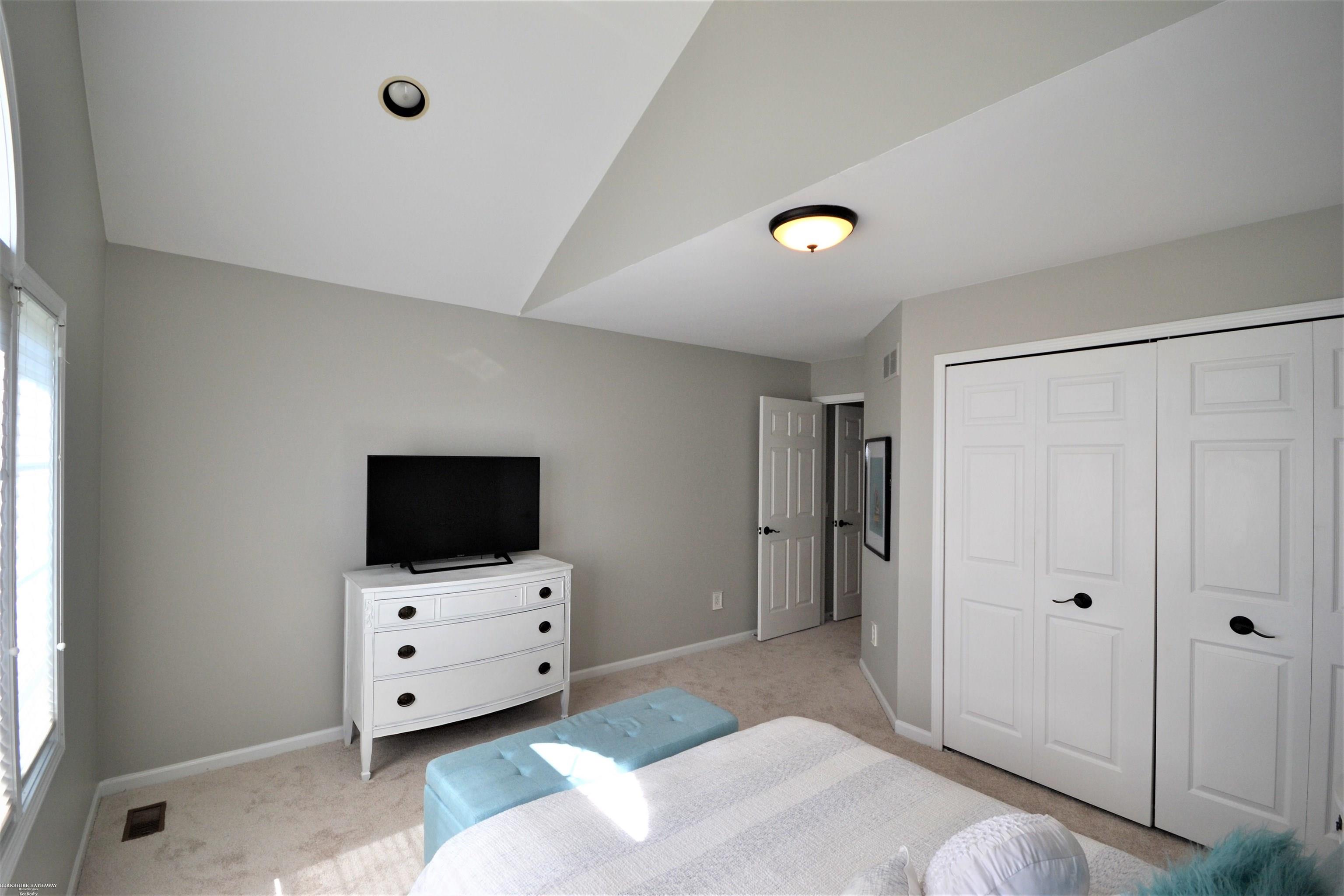 1813 Fox Run Rochester Hills, MI 48306 - Photo 45 of 68