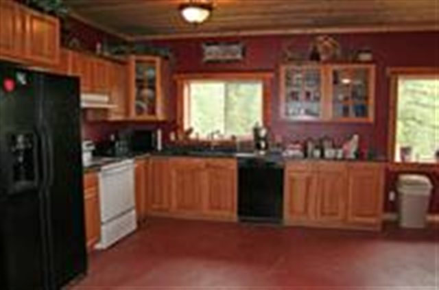 701 Veit Road Newport, WA 99156 - Photo 2 of 9 Gallery Image 2