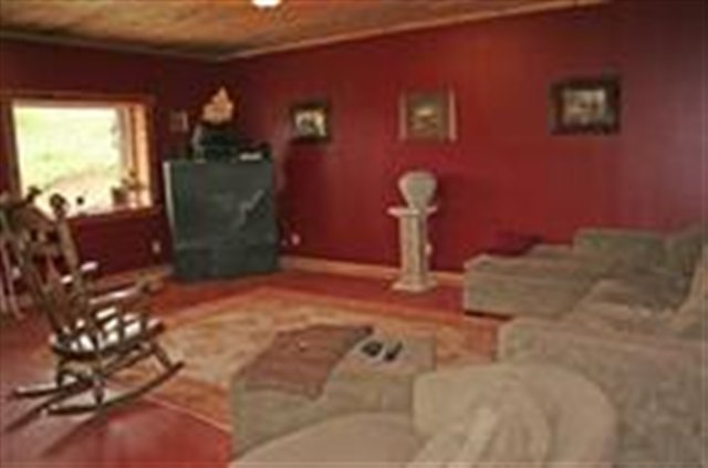 701 Veit Road Newport, WA 99156 - Photo 3 of 9 Gallery Image 3