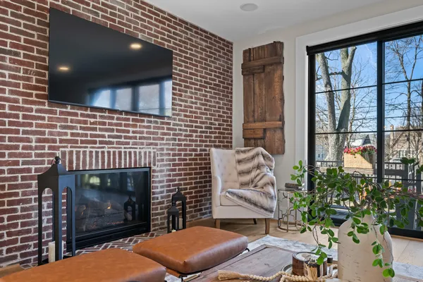 $1,625,000 | 216 South Evergreen Avenue, Arlington Heights, IL 60005