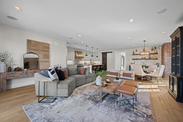 $1,625,000 | 216 South Evergreen Avenue, Arlington Heights, IL 60005