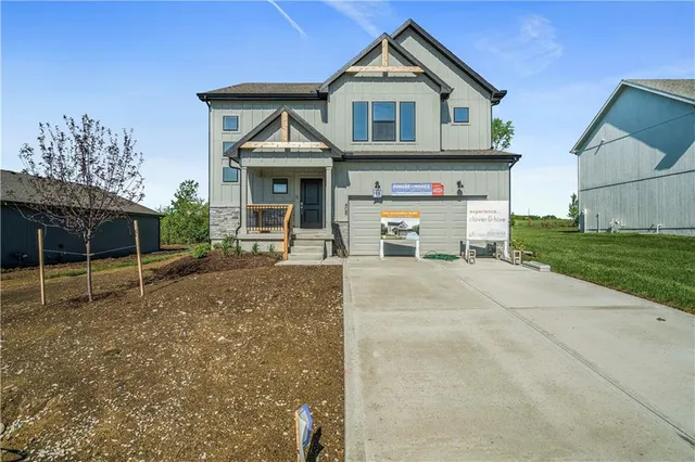 $409,950 | 408 Woodview Drive, Raymore, MO 64083